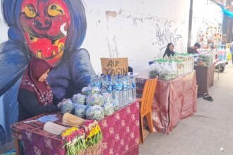 Kuburan Muslimin Ramai Diziarahi