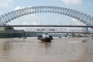 Pengolongan Kapal 24 Jam di Sungai Mahakam