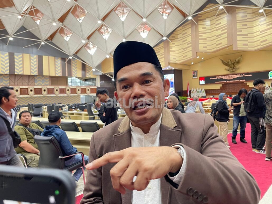 Mobil Dinas Rp8,5 Miliar di Kaltim Dipersoalkan, Hasanuddin Mas’ud: Masak Kalah dengan yang Lain?