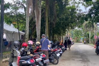 Parkir Liar di GOR Segiri