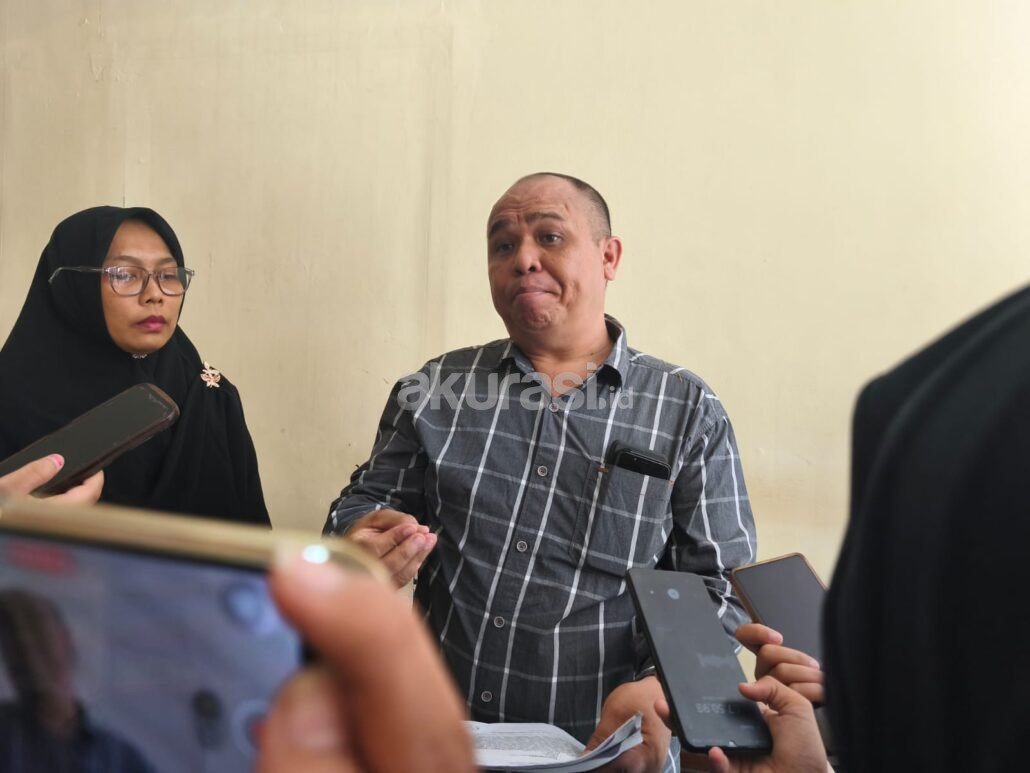 Tagih Utang Lewat Status WhatsApp