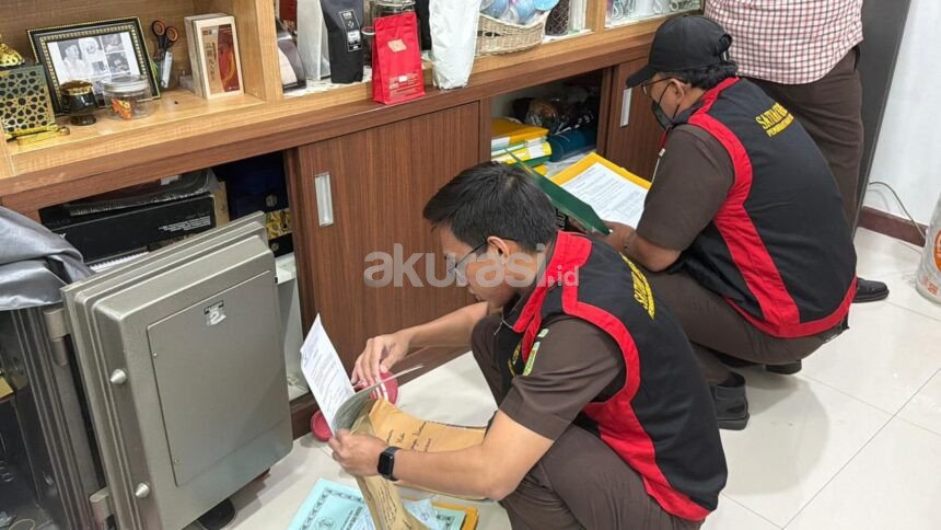 Kejati Kaltim Geledah Kantor ESDM