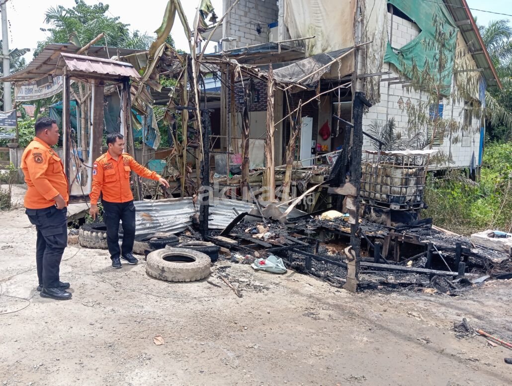 Dini Hari Terbakar, Rumah Kontrakan di Sepaku Ludes Tanpa Sisa