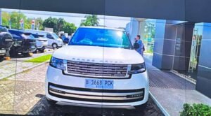 Mobil Dinas Gubernur Kaltim