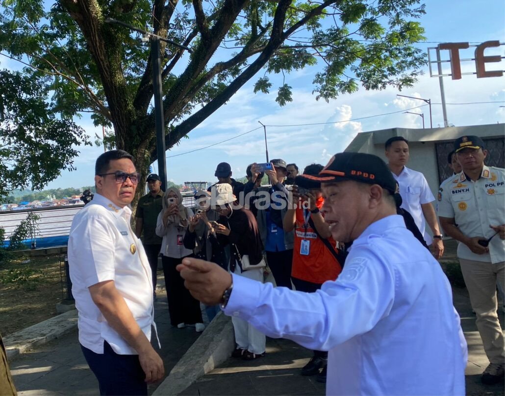 Teras Samarinda Rusak