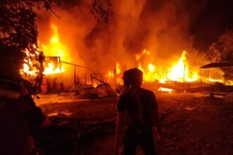 Kebakaran di Petung Hanguskan Tiga Bangunan