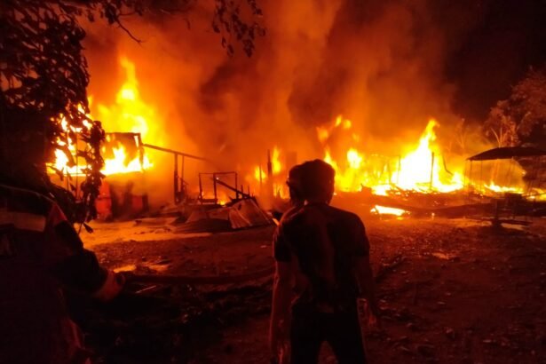 Kebakaran di Petung Hanguskan Tiga Bangunan