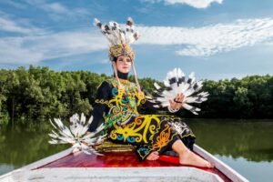 Pakaian Adat Kalimantan Timur, Bulang Burai King Mahkota Perempuan Dayak