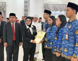Lantik 121 ASN dan Pejabat Fungsional Bontang