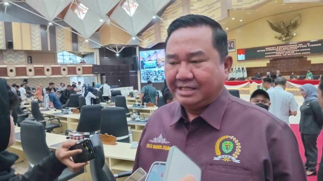 Gudang Logistik di Long Pahangai
