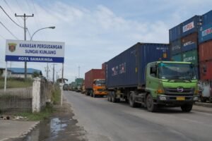 Kantong Parkir Truk Kontainer