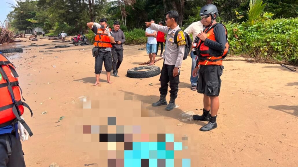 Korban Kapal Terbalik di Muara Manggar
