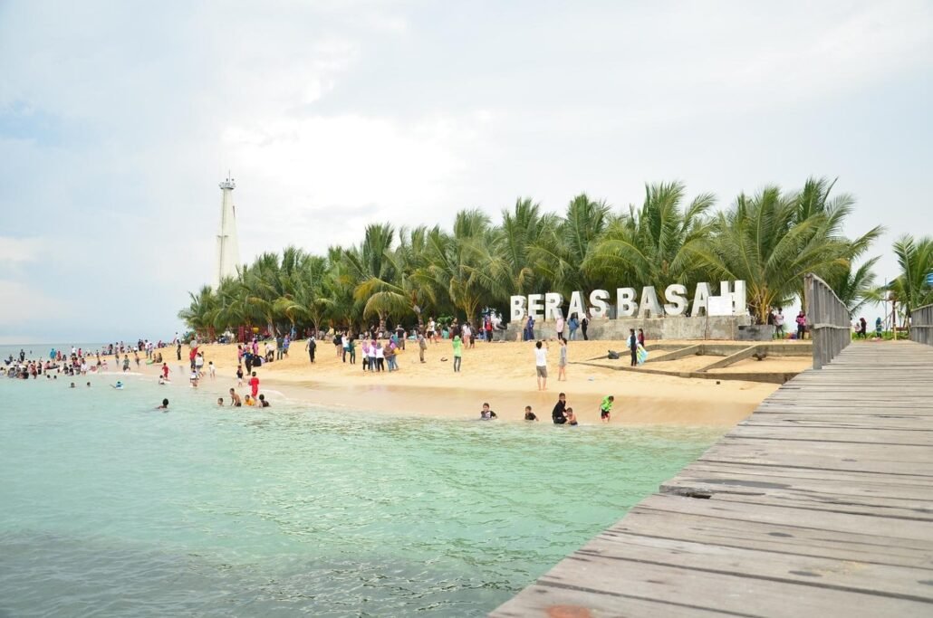 Pulau Beras Basah Bontang, Wisata Pantai Kalimantan Timur dengan Pasir Putih dan Laut Jernih yang Memikat