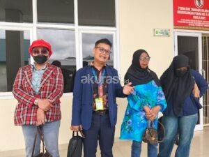 Warga Sotek Diduga Ditampar di Pospol
