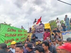 Sopir Truk Geruduk Balai Kota Samarinda