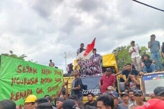 Sopir Truk Geruduk Balai Kota Samarinda