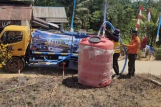 BPBD PPU Distribusikan 62 Ribu Liter Air Bersih ke Desa Karang Jinawi