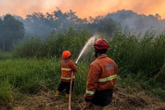 Helikopter Water Bombing Tiba di Samarinda