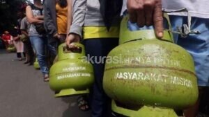 Perempuan Kepala Keluarga di Samarinda Dapat LPG 3 Kg