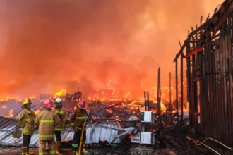Duduk Perkara Kebakaran di Danau Aji Kukar yang Ludeskan 75 Bangunan Hanya dalam Hitungan Menit