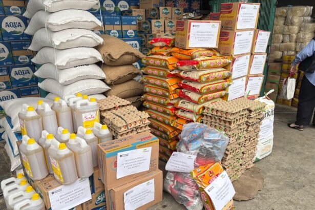 Bantuan Sembako Mengalir dari Pegadaian untuk Para Korban Kebakaran di Kelurahan Melayu Tenggarong